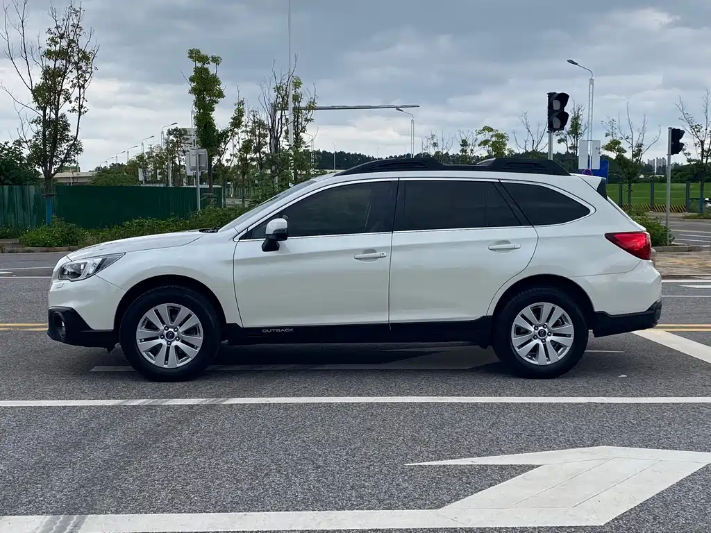 Subaru Outback 2017 — фото 12