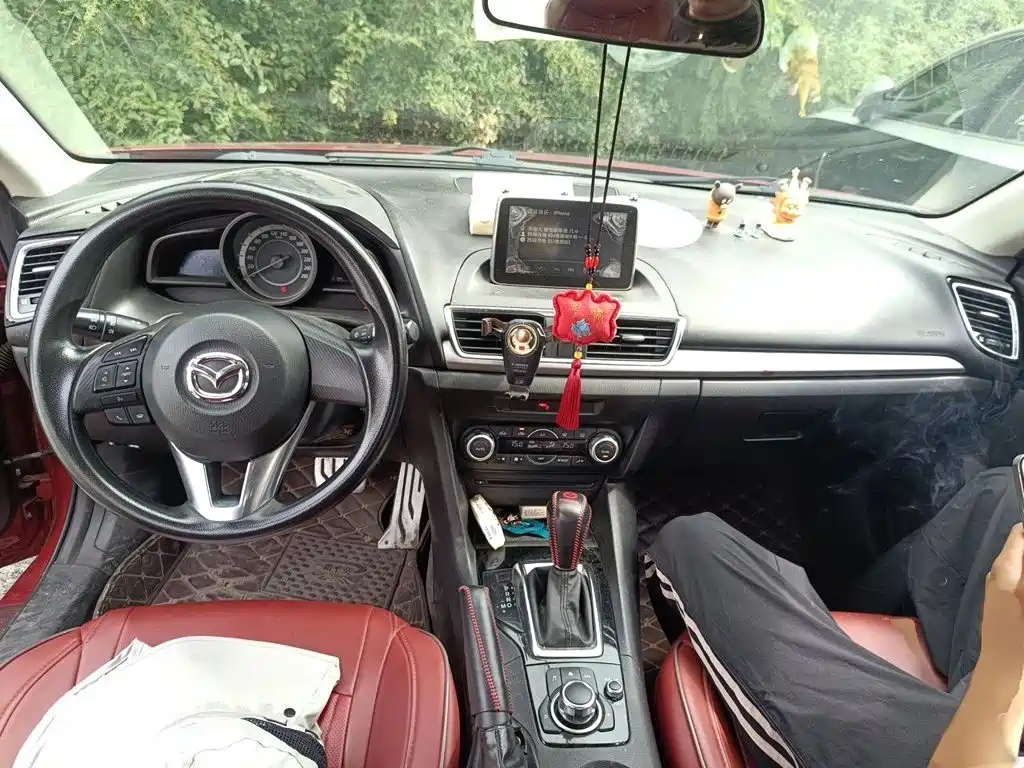 Mazda 3 Axela 2016 — фото 13