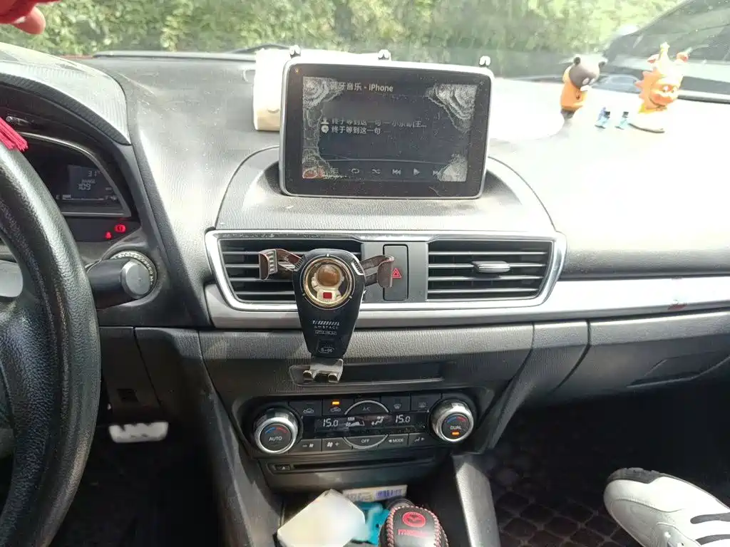 Mazda 3 Axela 2016