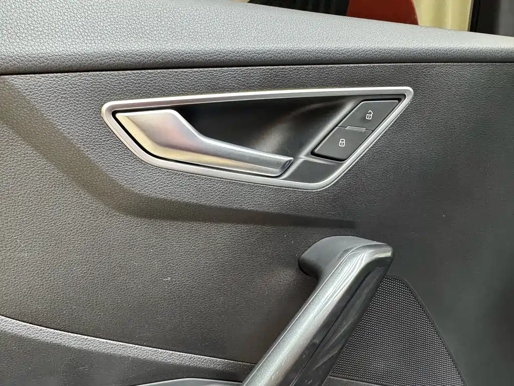 Audi Q2L 2020 — фото 14