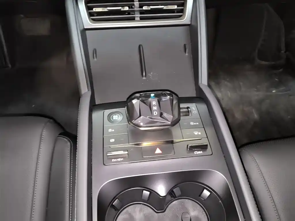 BYD Qin L 2025 — фото 14