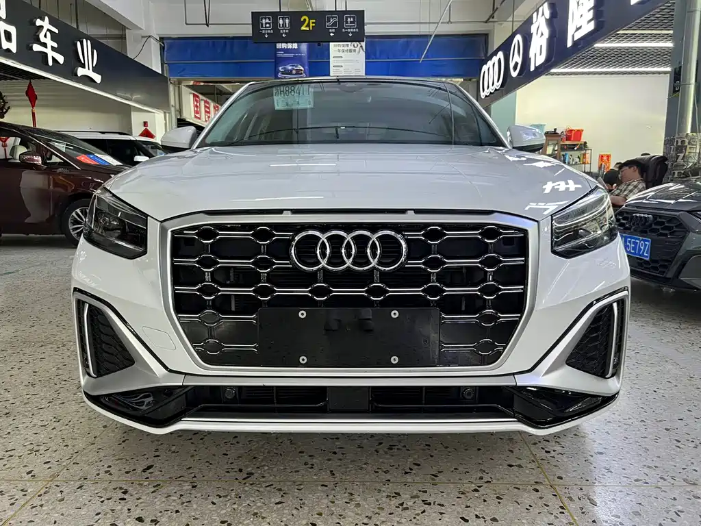 Audi Q2L 2022