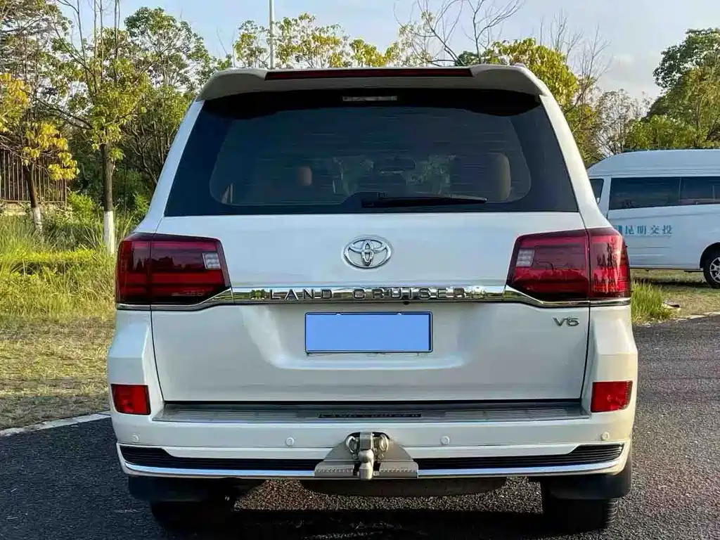 Toyota Land Cruiser 2020 — фото 2