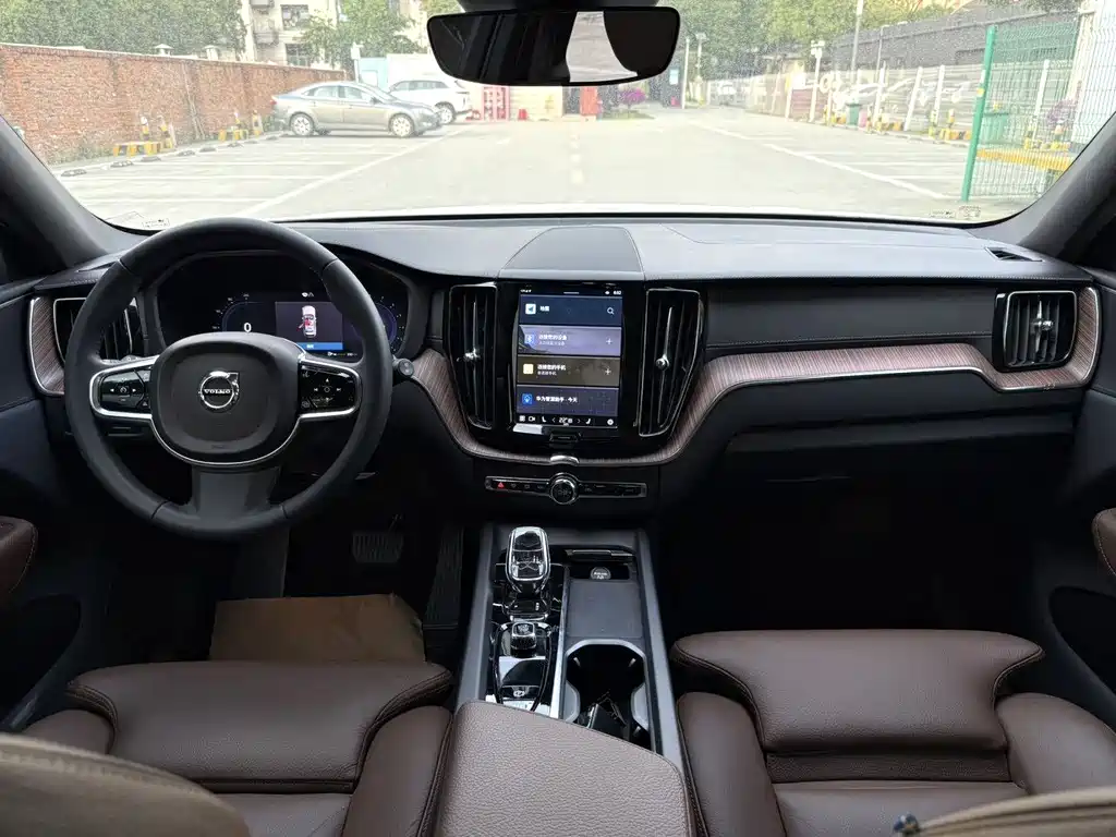 Volvo XC60 2022
