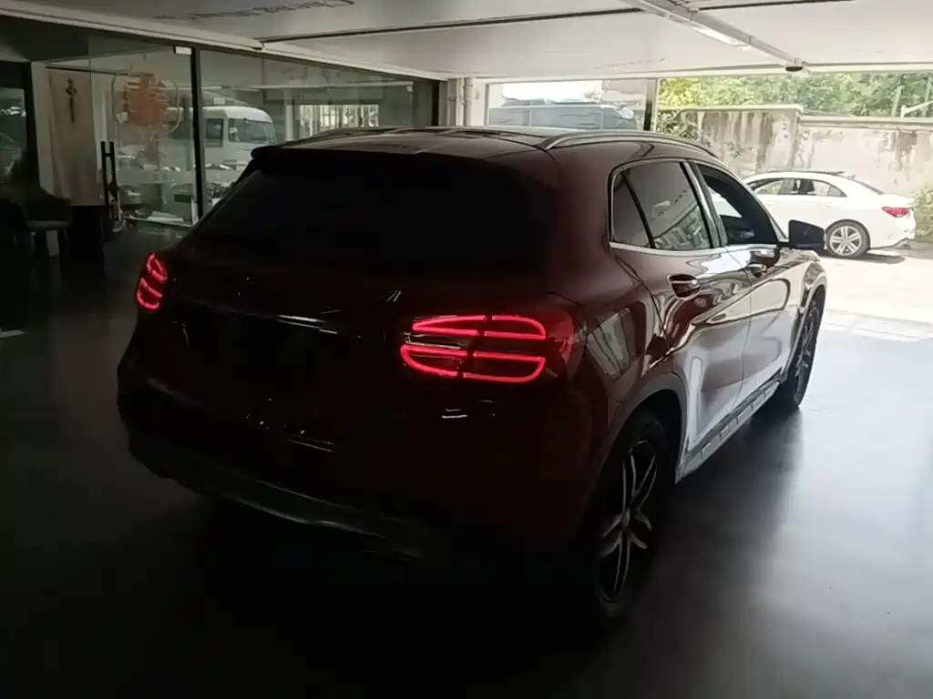 Mercedes-Benz GLA 2016