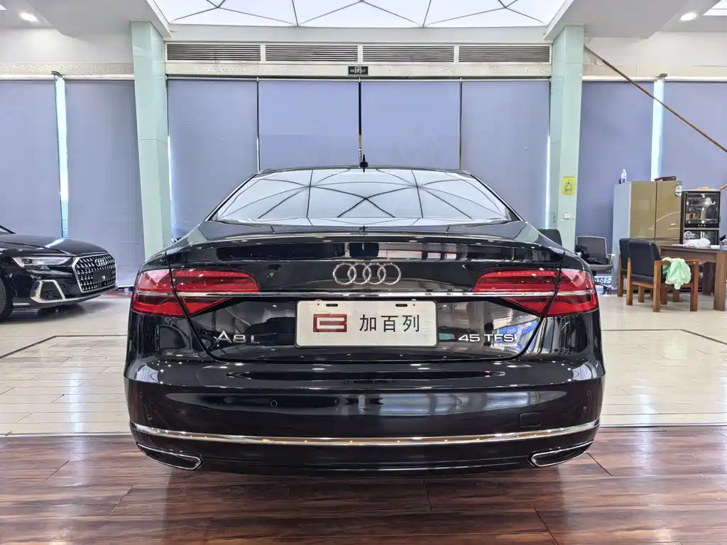 Audi A8 2016 — фото 15