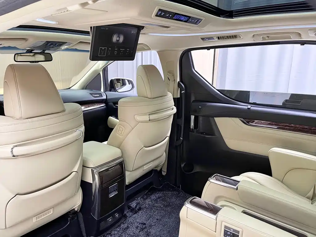 Toyota Alphard 2019 — фото 10