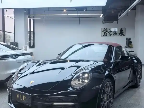 Porsche 911 2023