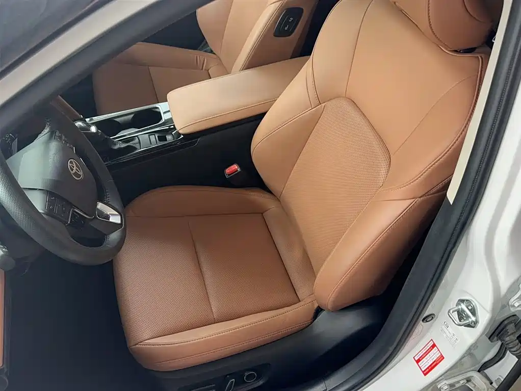 Toyota Camry 2025 — фото 11