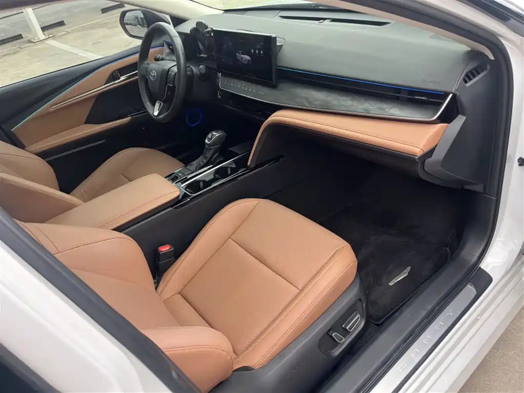 Toyota Camry 2025 — фото 22