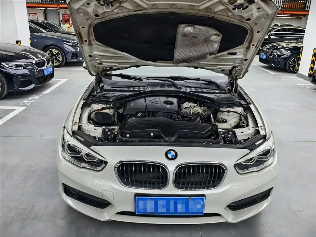 BMW 1 Series 2015 — фото 17