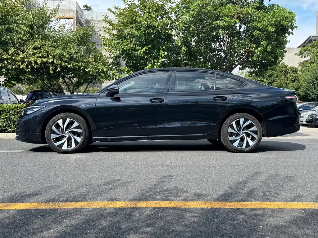 Volkswagen Passat 2024