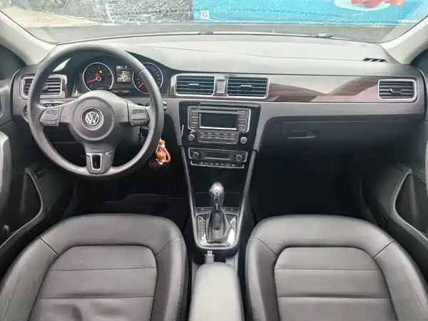 Volkswagen Santana 2015