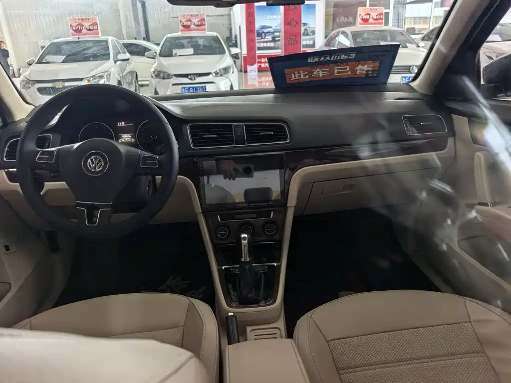 Volkswagen Lavida 2013
