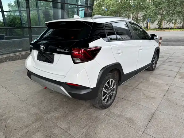 Toyota Yaris L 2022