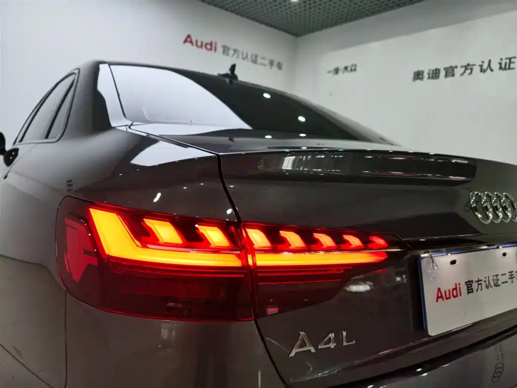 Audi A4L 2025 — фото 16