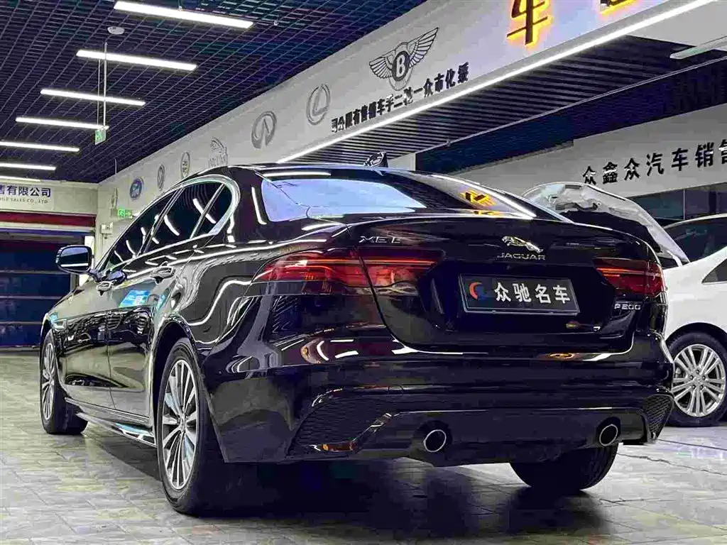 Jaguar XEL 2019 — фото 9
