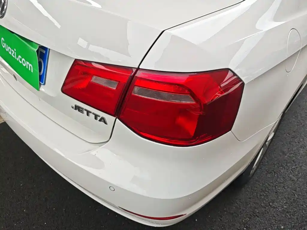 Volkswagen Jetta 2015 — фото 8
