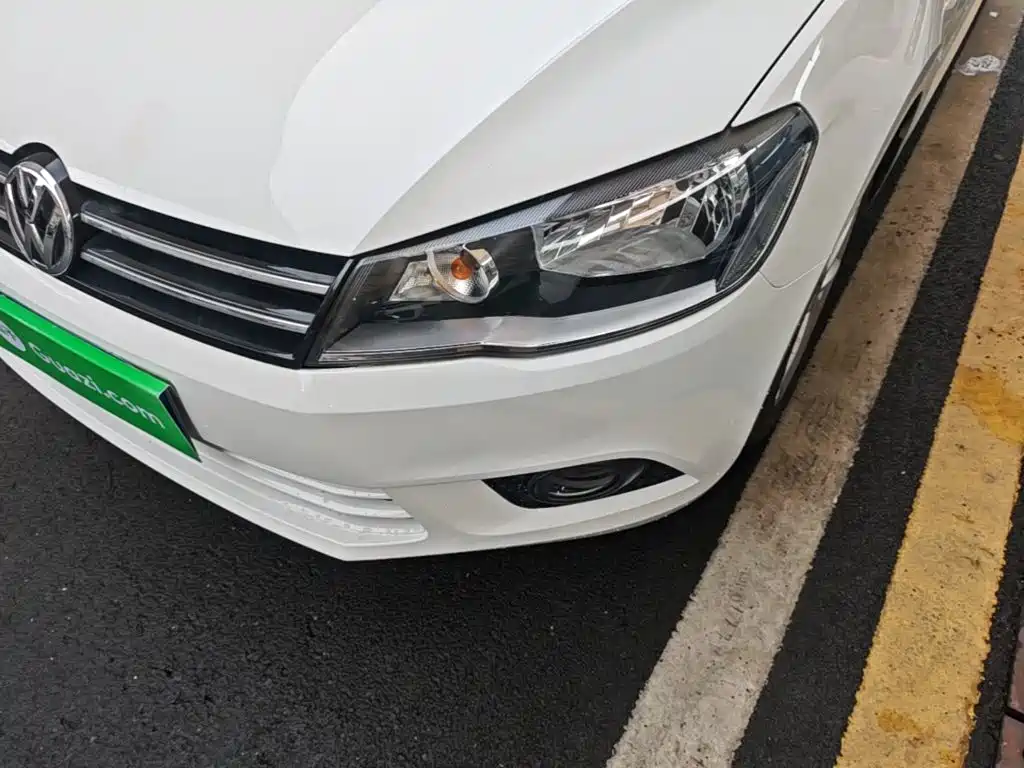 Volkswagen Jetta 2015 — фото 24