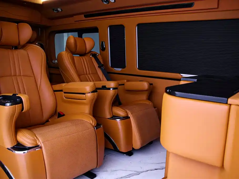 Toyota Hiace 2024 — фото 14