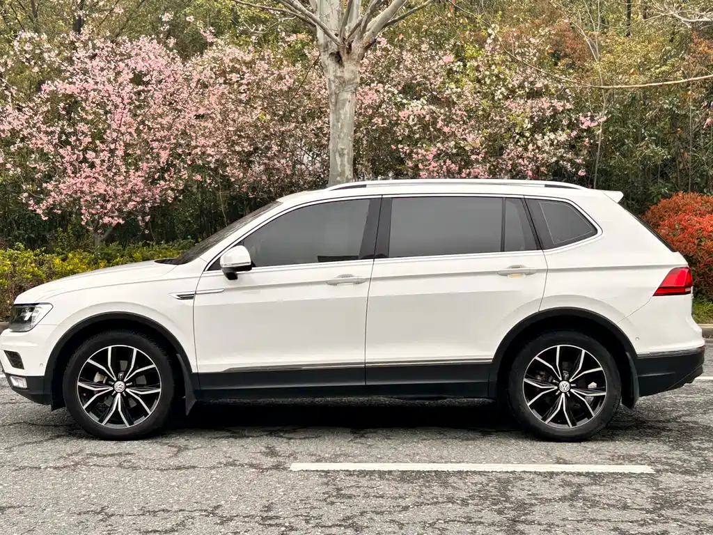 Volkswagen Tiguan L 2021 — фото 4