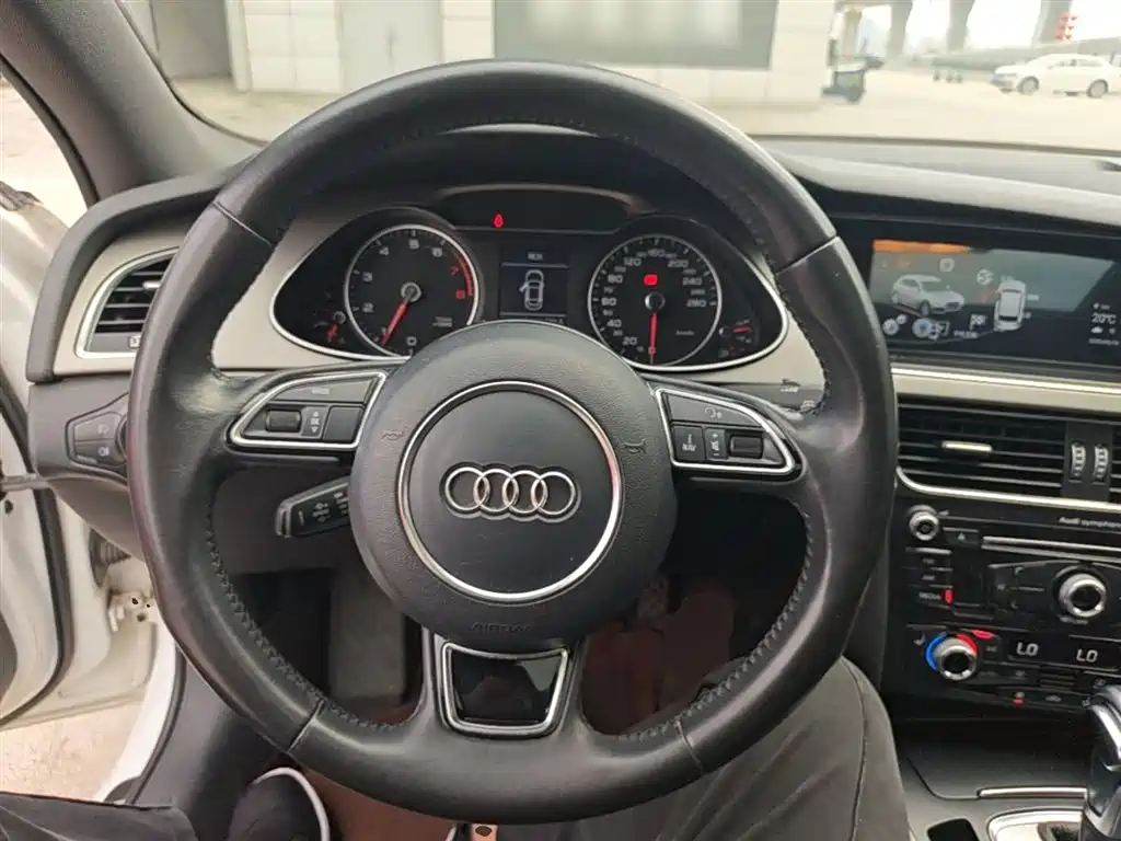 Audi A4L 2015 — фото 11