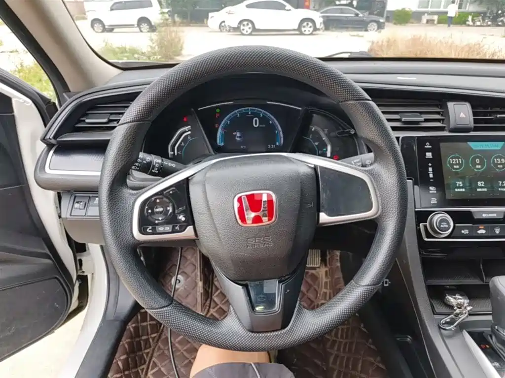 Honda Civic 2020 — фото 11