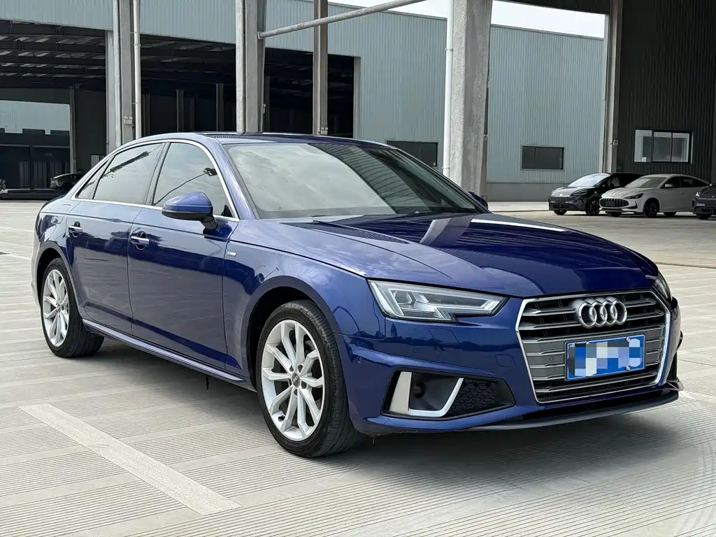 Audi A4L 2019 — фото 1