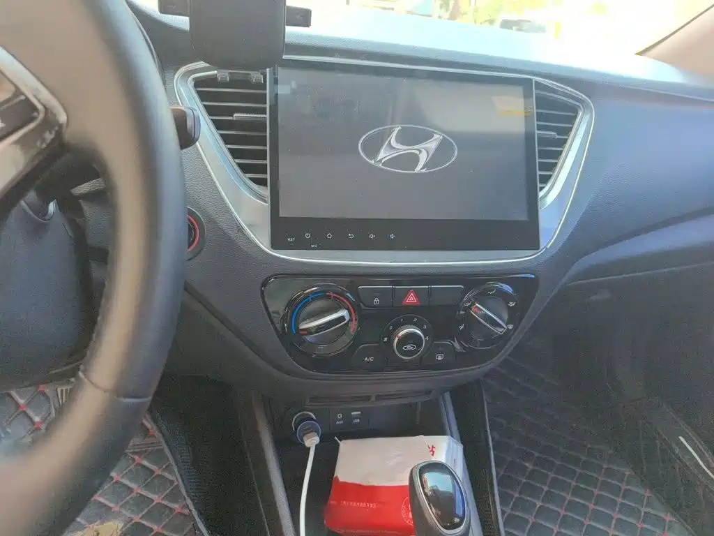 Hyundai Verna 2017 — фото 6