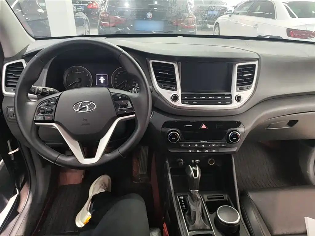 Hyundai Tucson 2016 — фото 10