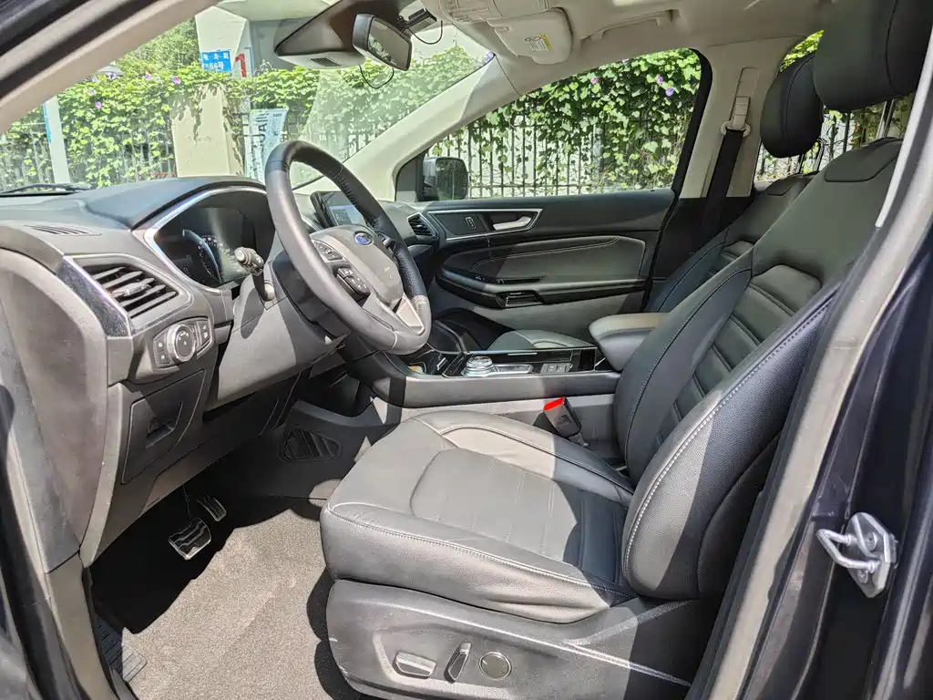 Ford Edge 2020 — фото 12