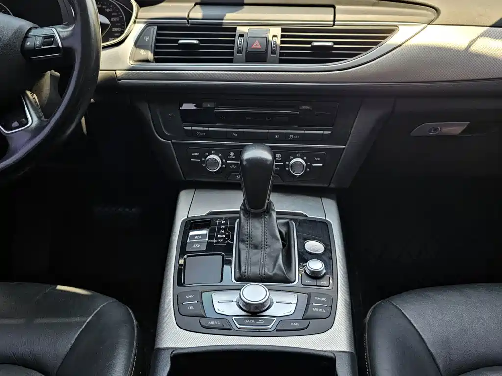 Audi A6L 2018 — фото 12