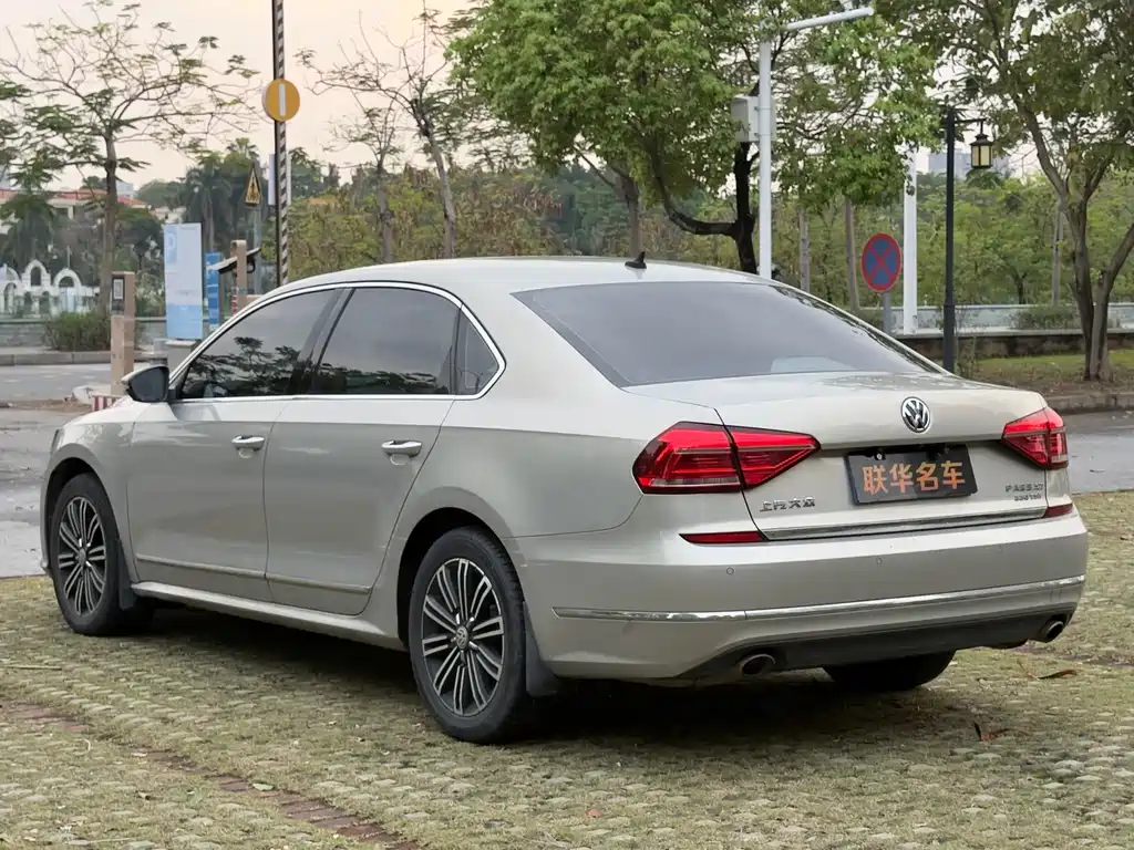 Volkswagen Passat 2018 — фото 8
