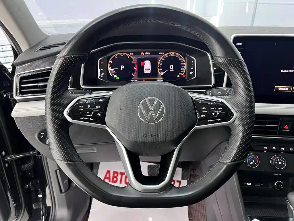 Volkswagen Tiguan L 2023 — фото 11