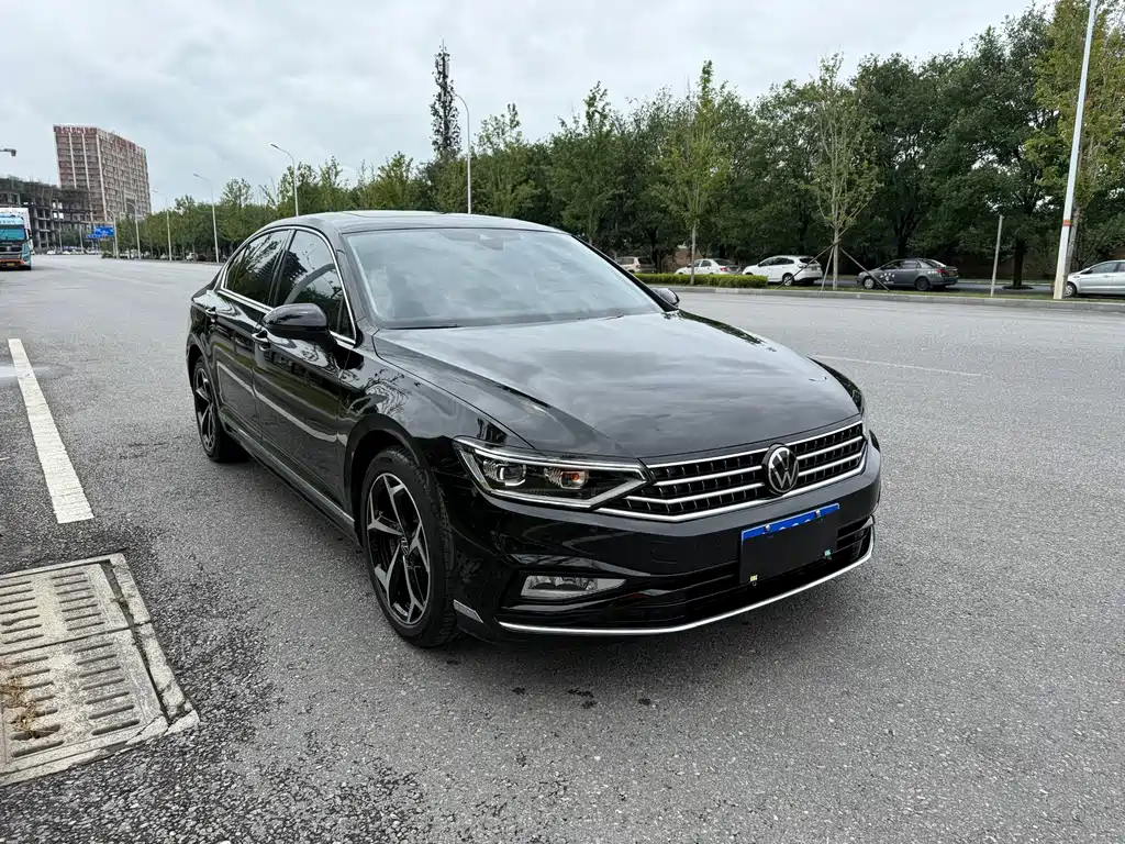 Volkswagen Magotan 2025