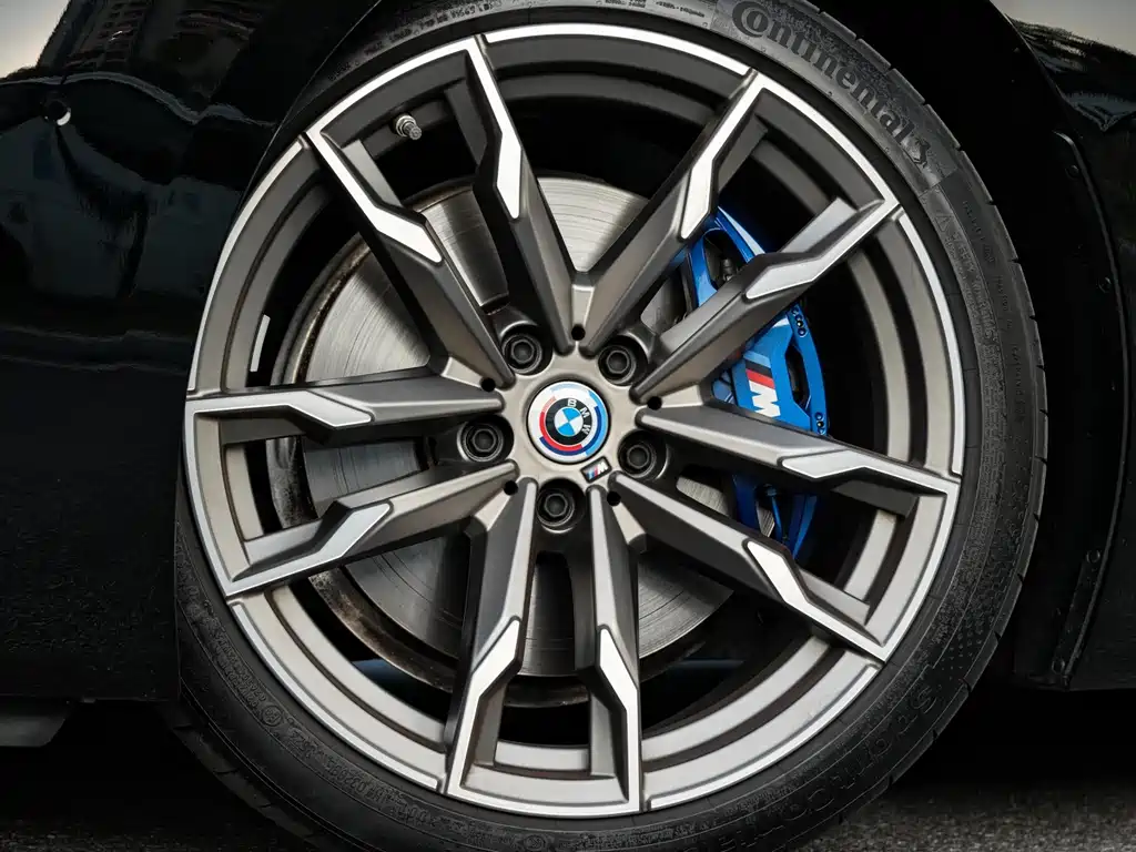 BMW Z4 2022 — фото 9