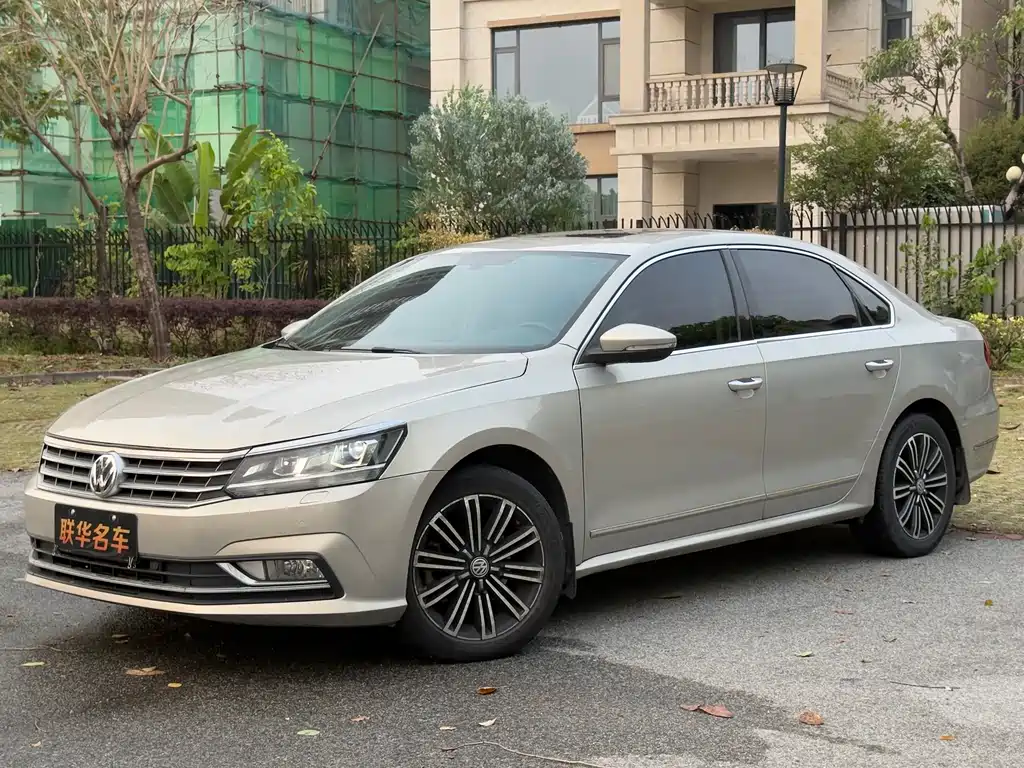 Volkswagen Passat 2018 — фото 1