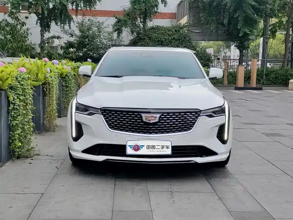 Cadillac CT4 2022