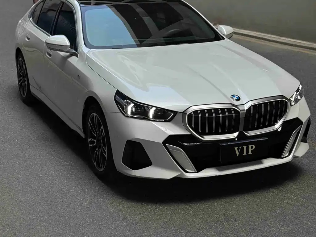 BMW 5 Series 2025