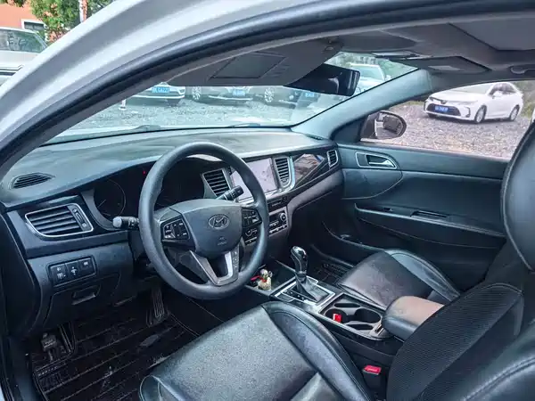 Hyundai Mistra 2015