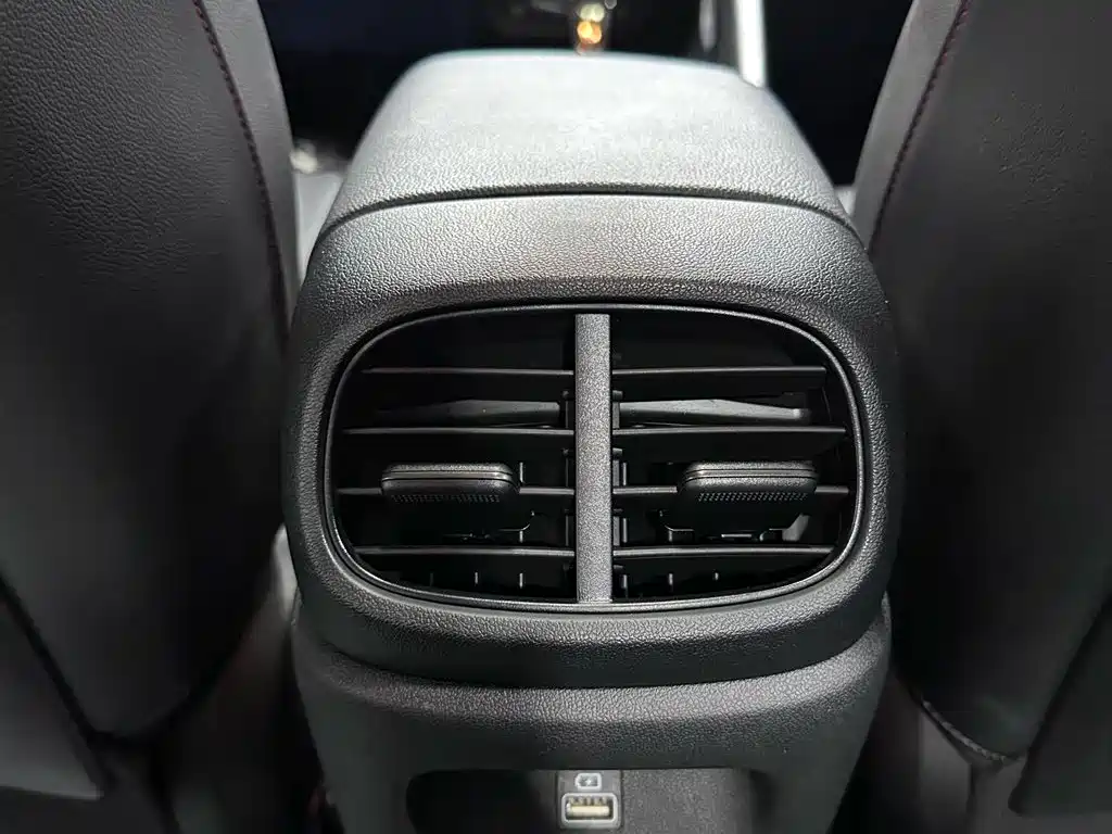 Hyundai Elantra 2023 — фото 14