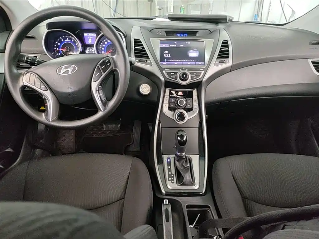 Hyundai Elantra Langdong 2017 — фото 10