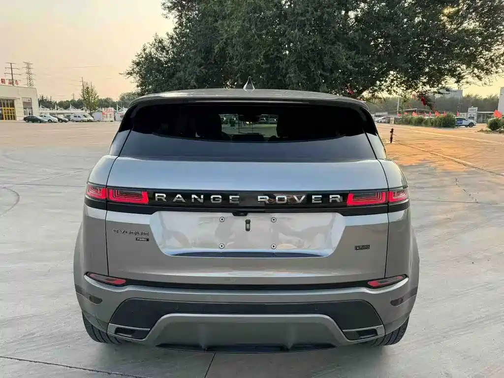 Land Rover Range Rover Evoque 2022 — фото 8