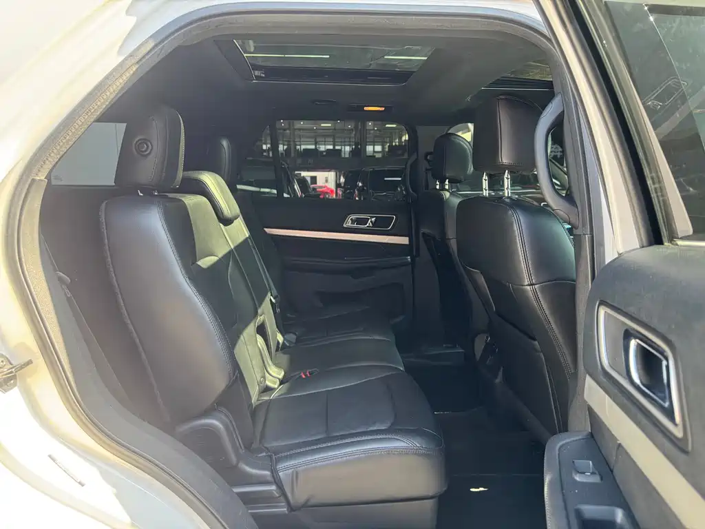 Ford Explorer 2016 — фото 19