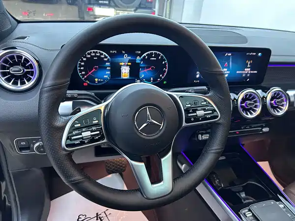 Mercedes-Benz GLB 2023