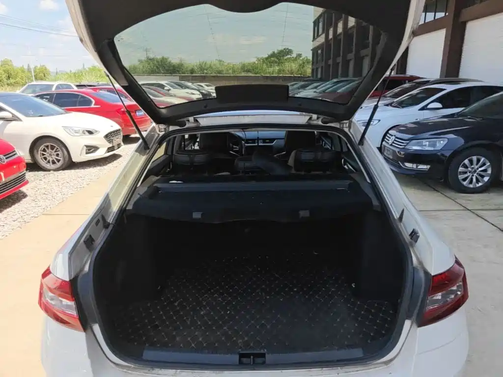 Skoda Octavia 2019 — фото 19