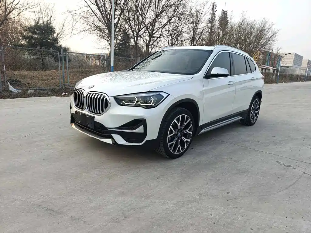 BMW X1 2022 — фото 1