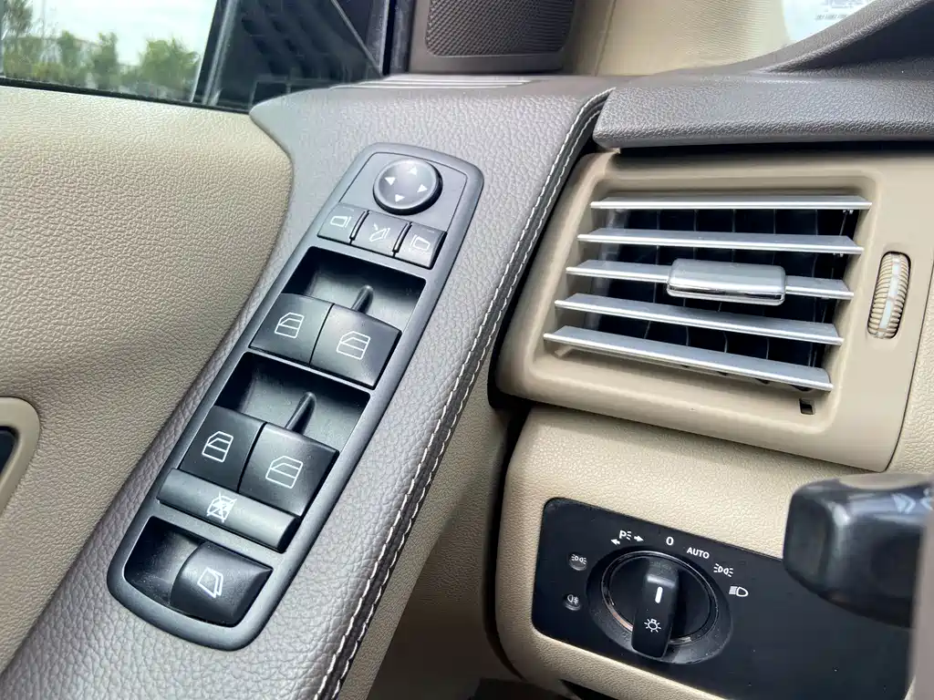 Mercedes-Benz R-Class 2013 — фото 17