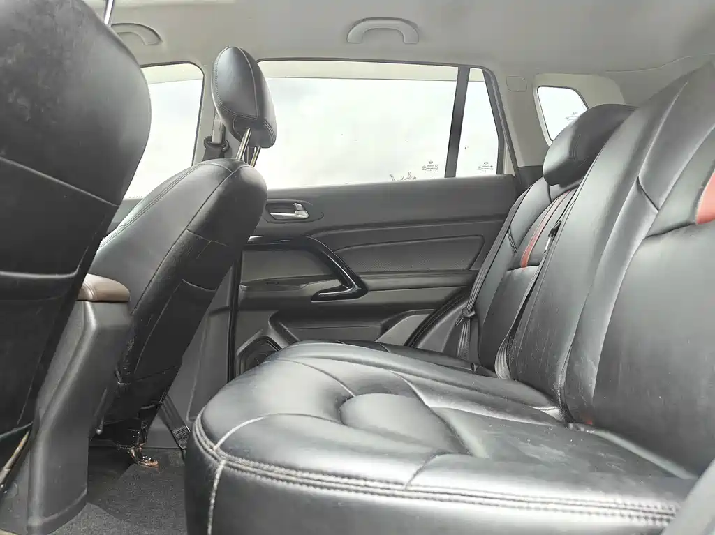 GAC Trumpchi GS4 2015 — фото 17