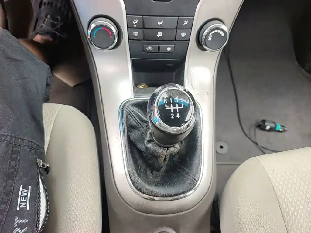 Chevrolet Cruze 2015 — фото 14